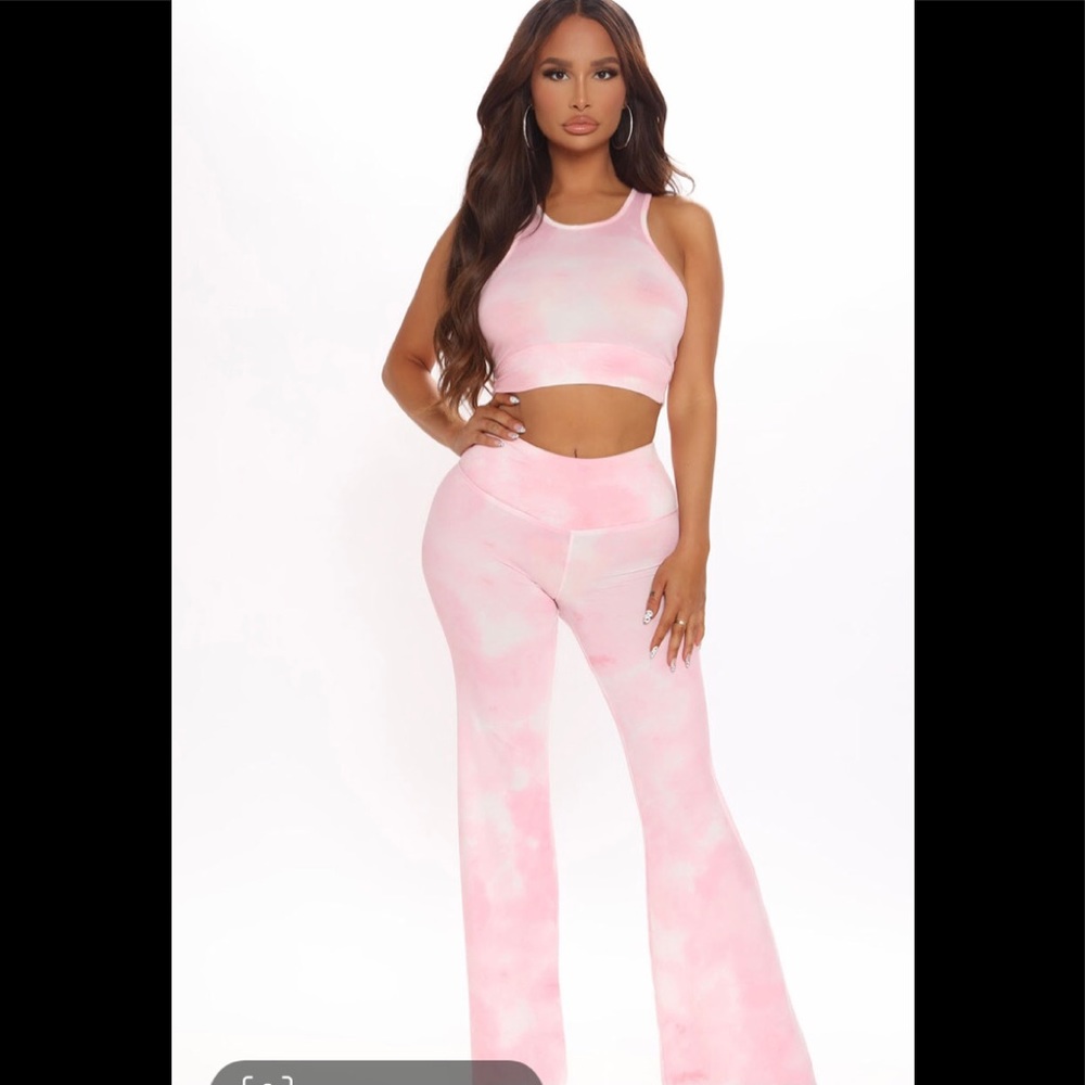 Pink tie dye two piece super cute never worn size medium.